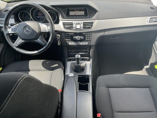 MERCEDES-BENZ E200  2.1 CDi 100 kW manuál_4