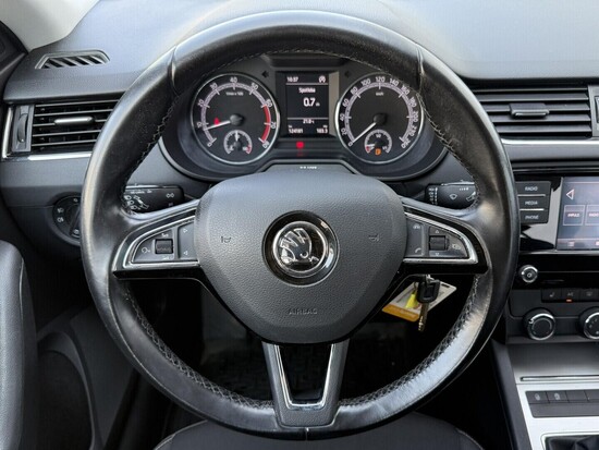 ŠKODA OCTAVIA Trumf 1.4 TSI 110 kW manuál_5