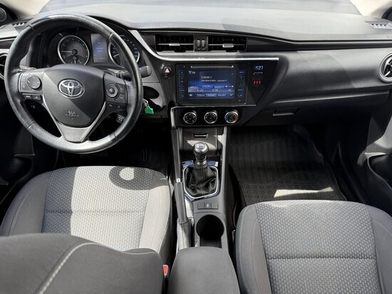 TOYOTA COROLLA Active 1.6 i 97 kW manuál_4