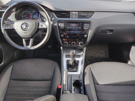 ŠKODA OCTAVIA Ambition 1.5 TSI 110 kW manuál_4