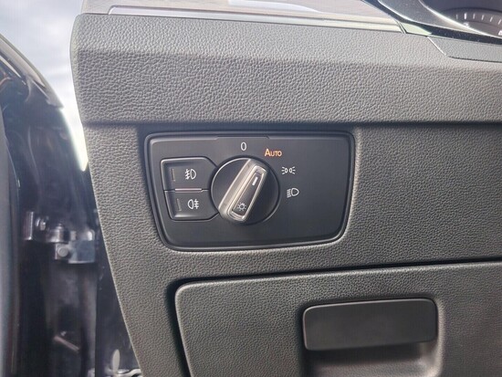 VOLKSWAGEN PASSAT Elegance 2.0 TDI 110 kW automat_5