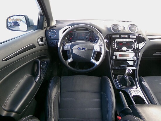 FORD MONDEO Titanium 2.0 TDCi 103 kW manuál_5