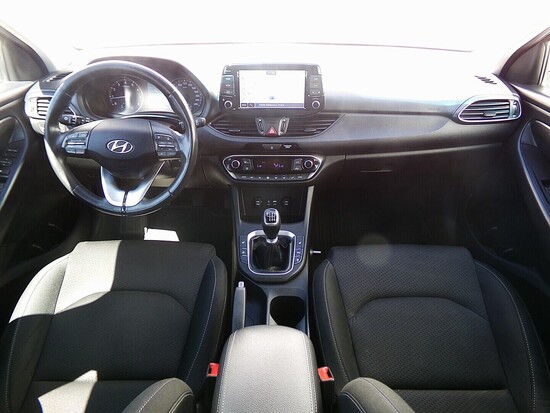 HYUNDAI I30 Style Nav 1.4 103 kW manuál_4
