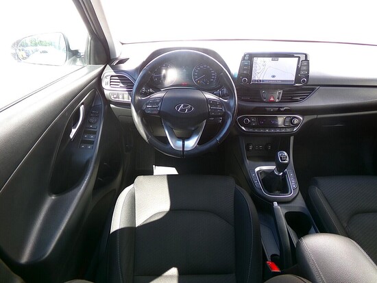 HYUNDAI I30 Style Nav 1.4 103 kW manuál_5