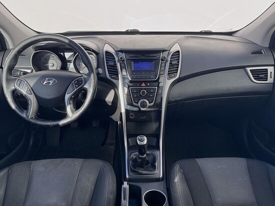 HYUNDAI I30 1.6 GDi 88 kW manuál_4