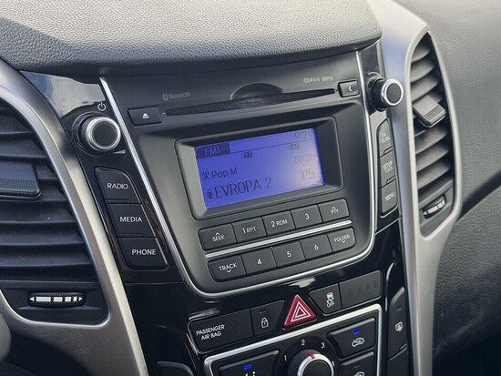 HYUNDAI I30 1.6 GDi 88 kW manuál_5