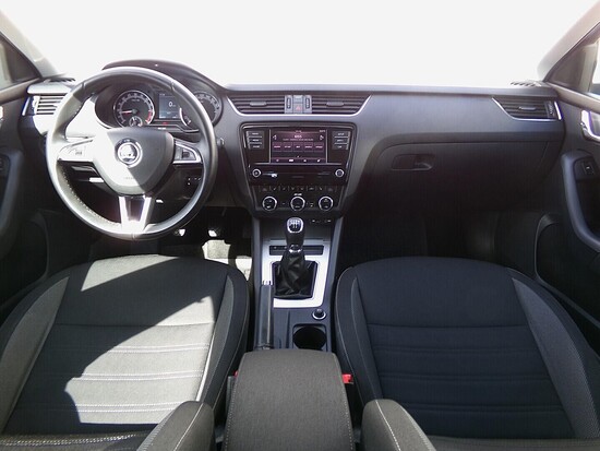ŠKODA OCTAVIA Ambition 1.6 TDI 85 kW manuál_4