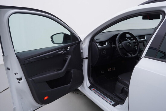 ŠKODA OCTAVIA RS 2.0 TDI 135 kW manuál_4