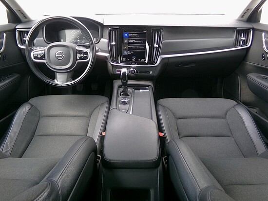 VOLVO V90 Kinetic 2.0 D4 140 kW manuál_4