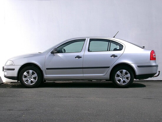 ŠKODA OCTAVIA  1.6 MPI 75 kW manuál_2
