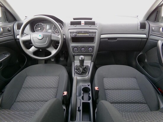 ŠKODA OCTAVIA  1.6 MPI 75 kW manuál_4