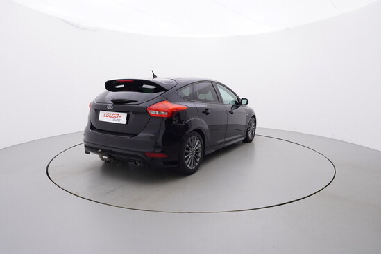 FORD FOCUS ST-line 2.0  110 kW manuál_3