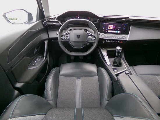 PEUGEOT 308 Active 1.2 PureTech 81 kW manuál_5