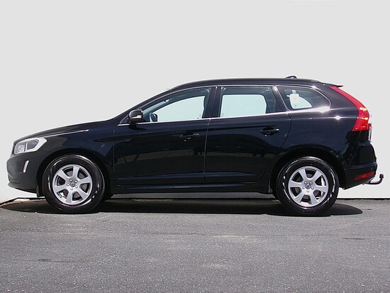 VOLVO XC60 D4 Momentum 2.0 . 140 kW automat_2