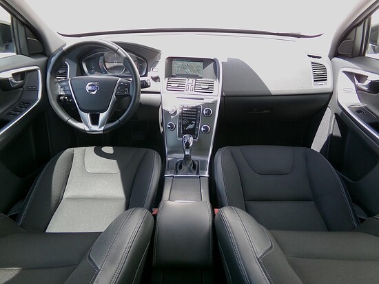 VOLVO XC60 D4 Momentum 2.0 . 140 kW automat_4