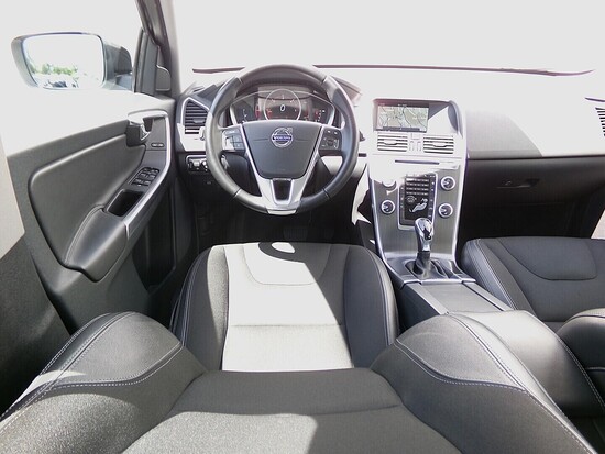 VOLVO XC60 D4 Momentum 2.0 . 140 kW automat_5
