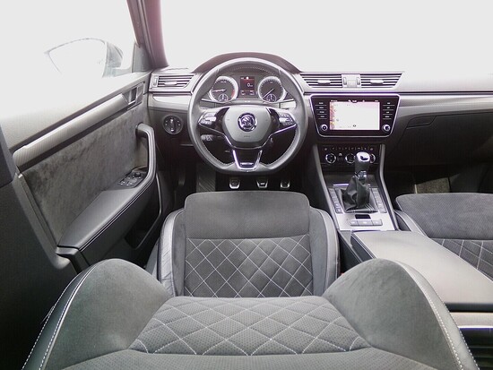 ŠKODA SUPERB SportLine 2.0 TDI 110 kW manuál_5