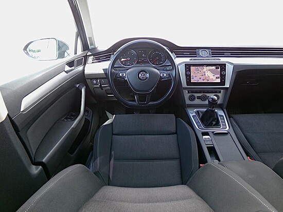 VOLKSWAGEN PASSAT Comfortline 2.0 TDI 110 kW manuál_5