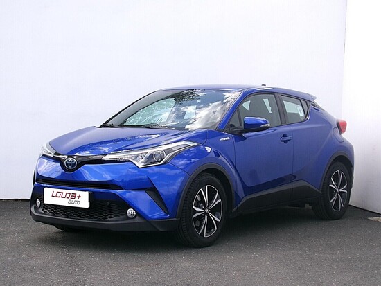 TOYOTA C-HR 1.8 E-CVT 90 kW automat_1
