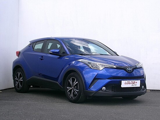 TOYOTA C-HR 1.8 E-CVT 90 kW automat_3