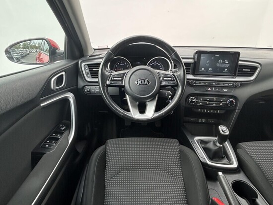 KIA CEED Comfort 1.4 GDI 73 kW manuál_5
