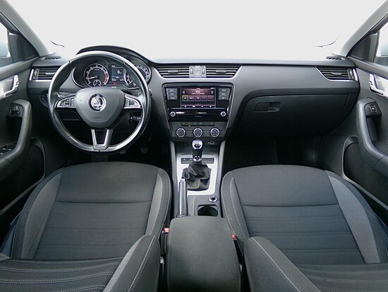 ŠKODA OCTAVIA Trumf 1.4 TSI 110 kW manuál_4