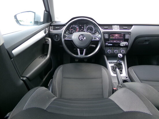 ŠKODA OCTAVIA Trumf 1.4 TSI 110 kW manuál_5