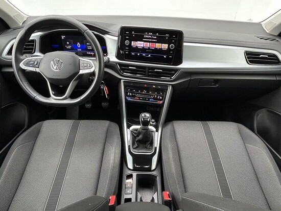 VOLKSWAGEN T-ROC Life 1.5 TSI 110 kW manuál_4