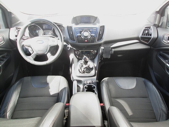 FORD KUGA Titanium 2.0 TDCi 120 kW manuál_4
