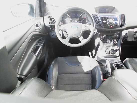 FORD KUGA Titanium 2.0 TDCi 120 kW manuál_5
