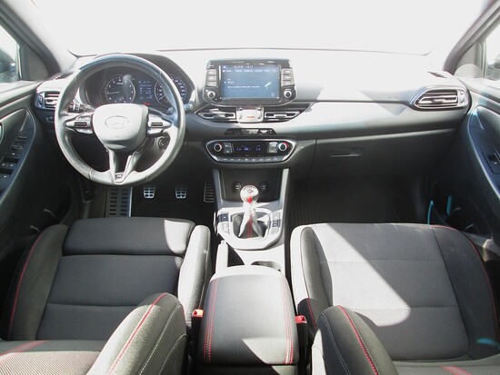 HYUNDAI I30 N line 1.5 T-GDI Mild hybr. 117 kW manuál_4
