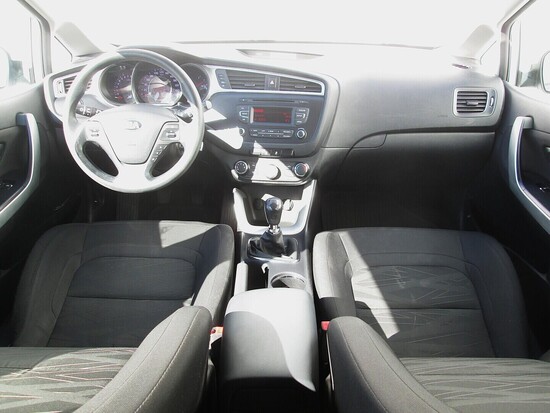 KIA CEED  1.4 MPI 74 kW manuál, DPH_4