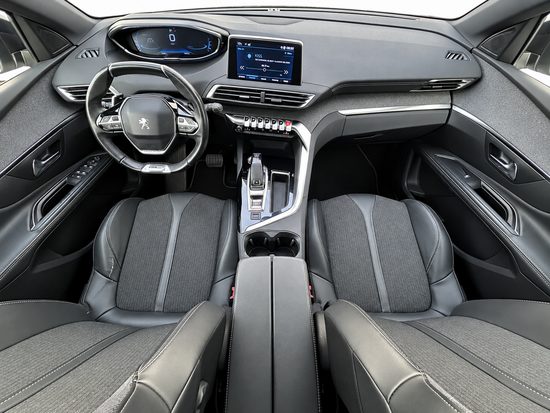 PEUGEOT 5008 Gt line 1.6 Puretech 133 kW automat_4
