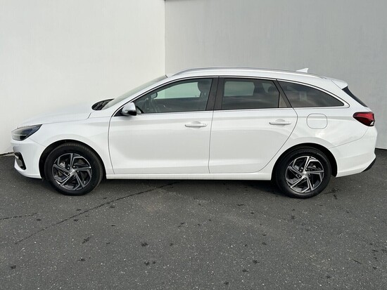HYUNDAI I30 FAMILY SMART 1.5 CVVT 80 kW manuál_2