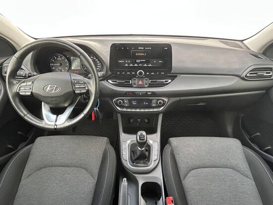 HYUNDAI I30 FAMILY SMART 1.5 CVVT 80 kW manuál_4