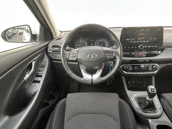 HYUNDAI I30 FAMILY SMART 1.5 CVVT 80 kW manuál_5