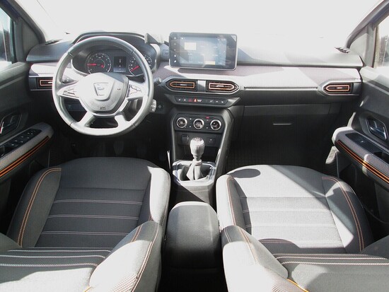 DACIA SANDERO Stepway 1.0 _ kW manuál_4