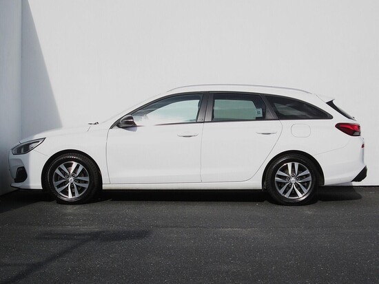 HYUNDAI I30 Trikolor 1.0 T-GDI 88 kW manuál_2