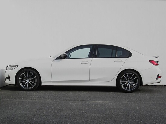 BMW 320 2.0 320i AT 135 kW automat_2