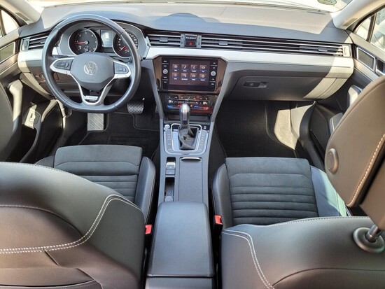 VOLKSWAGEN PASSAT VARIANT ELEGANCE 2.0 TDI 147 kW automat, DPH_4