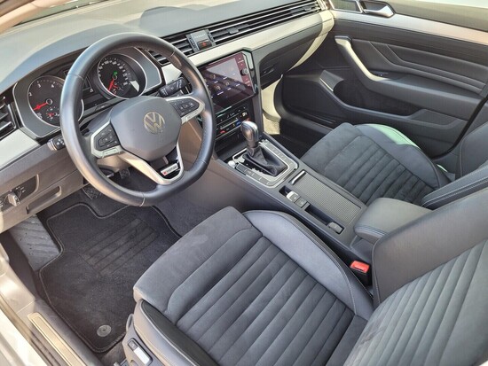 VOLKSWAGEN PASSAT VARIANT ELEGANCE 2.0 TDI 147 kW automat, DPH_5