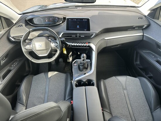 PEUGEOT 3008 Allure 1.5 BlueHDi 96 kW manuál_4