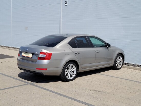 ŠKODA OCTAVIA Elegance 1.6 TDI 77 kW automat_3
