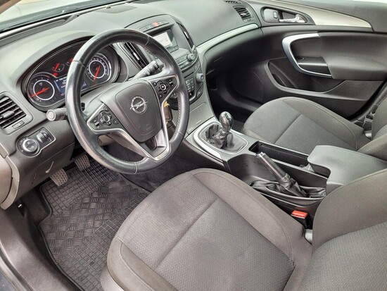 OPEL INSIGNIA Edition Spo Tourer S/S 2.0 CDTI 120 kW manuál_5