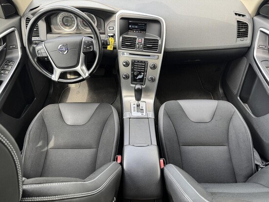 VOLVO XC60  2.0 D4 120 kW automat_4