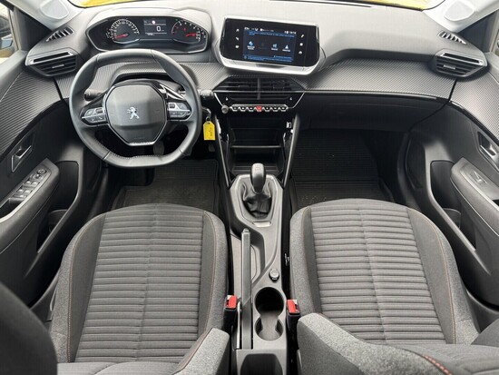 PEUGEOT 208 Active Pack 1.2 Puretech 55 kW manuál_4