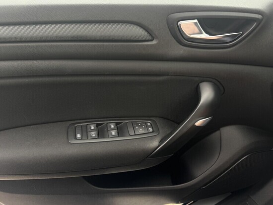 RENAULT MÉGANE Limited 1.6 SCe 84 kW manuál_5