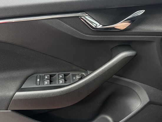 ŠKODA KAMIQ Ambition 1.0 TSI 81 kW manuál_5