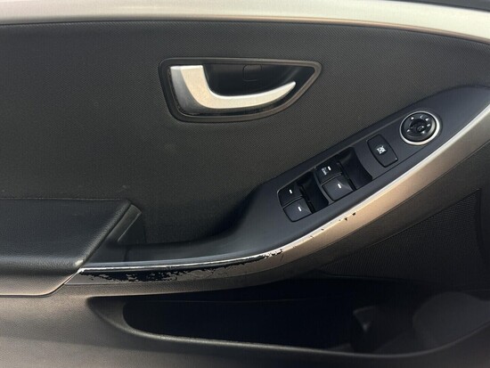 HYUNDAI I30 Trikolor 1.6 CRDi 81 kW manuál_5
