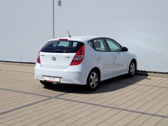 HYUNDAI I30 Trikolor 1.4  81 kW manuál_3